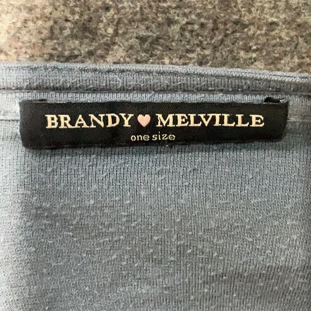 Brandy Melville Joanne Tank Top - Picture 4 of 4